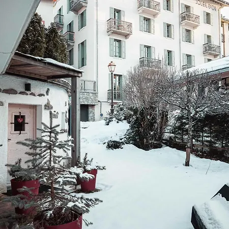 Au Coeur Du Village De