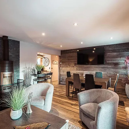 Au Coeur Du Village De Apartment *